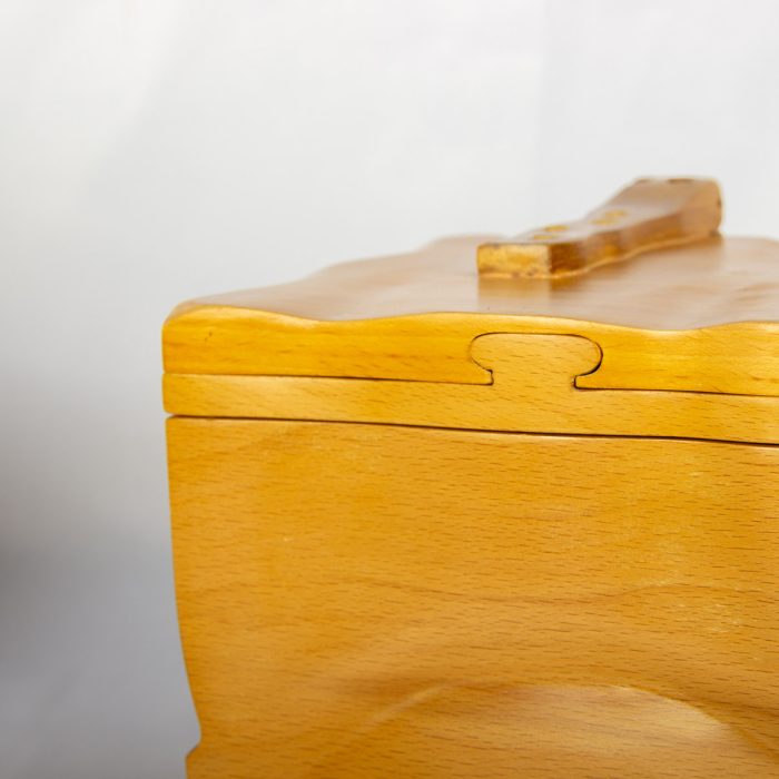 Daisy Trent Urn - Image 3