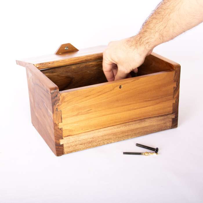 Daisy Spey Urn - Image 4