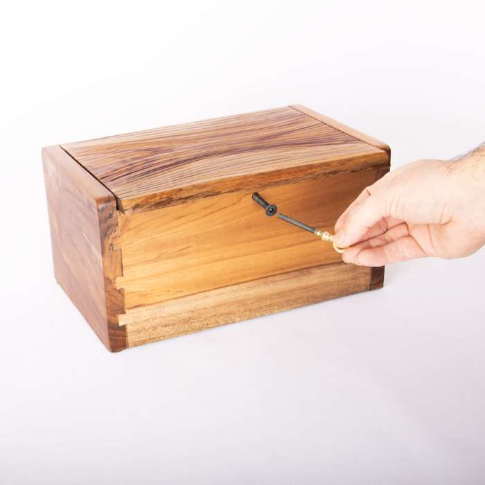 Daisy Spey Urn - Image 5
